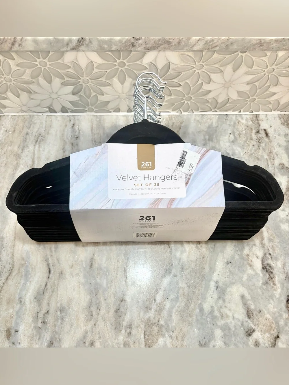 🖤 NWT Velvet Hangers